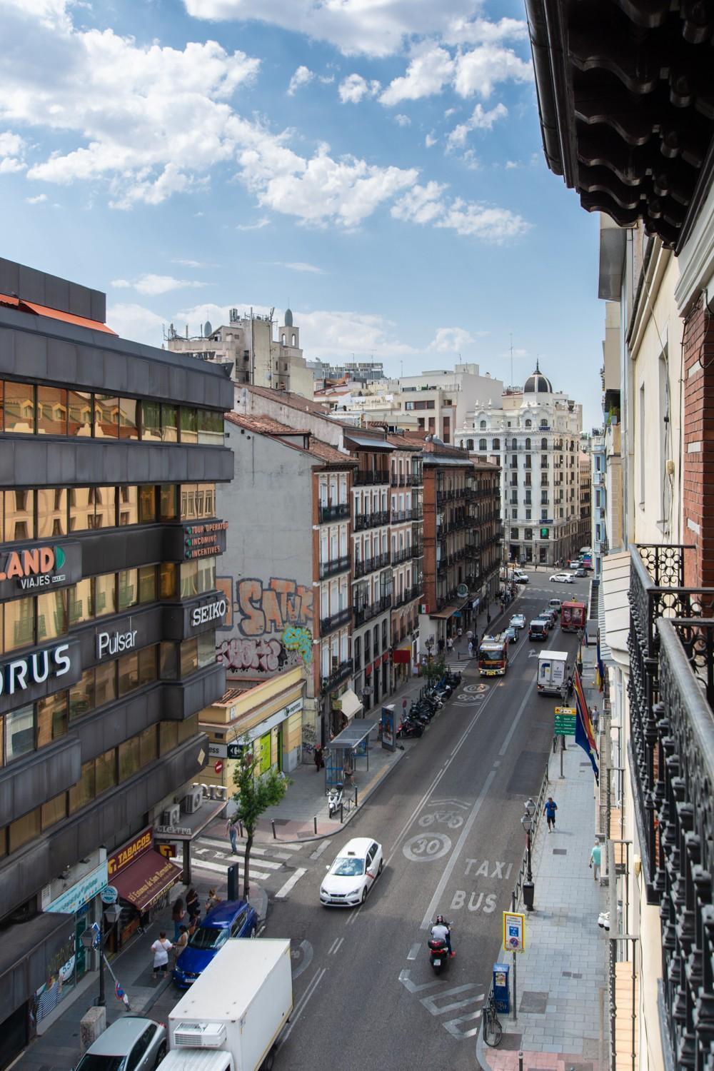 Ap Edificio Gran Via -Quinto Piso Sin Ascensor- Appartement Madrid Buitenkant foto